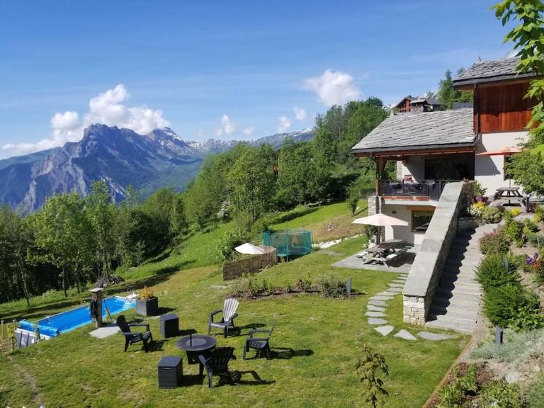 appartement en chalet individuel sauna piscine - B&B Valmeinier