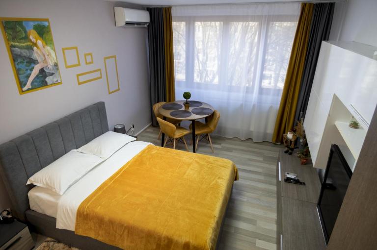 Casa Rusu -Victoria-Self check in-24h - Bed and Breakfast Reşiţa