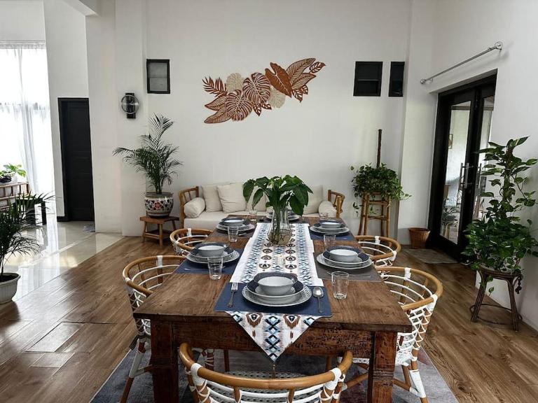 Roemah Uli Cirebon - B&B Cirebon