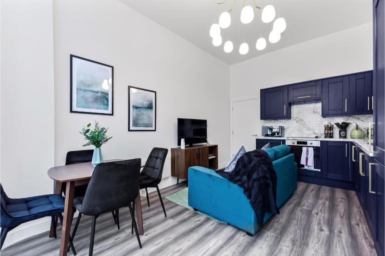 Fabulous One Bedroom Flat with Private Garden - B&B London