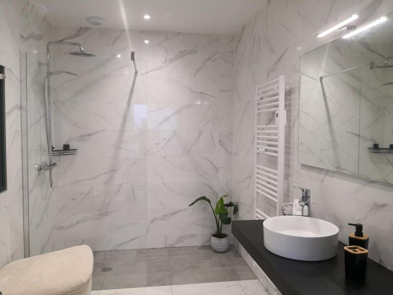Gites Mendiburia - B&B Iholdy
