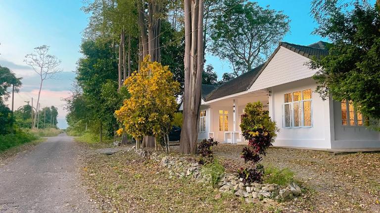 Silpasom ARTstay - B&B Ban Takuk