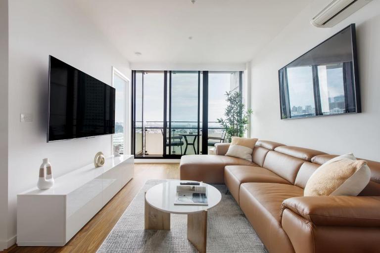 Clarke Contemporary Southbank Skyline Dreams - B&B Melbourne