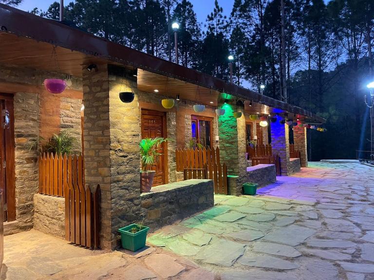 Nature Villaas BASA HOMESTAY - B&B Pauri