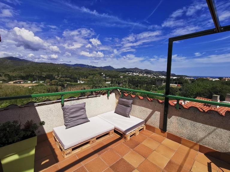 Ático con Terraza y Piscina en Llançà - ES-89-111 - B&B Llançà