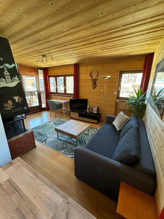 Appartement T2 ambiance chalet centre village proche des commerces et des pistes WIFI - B&B La Clusaz