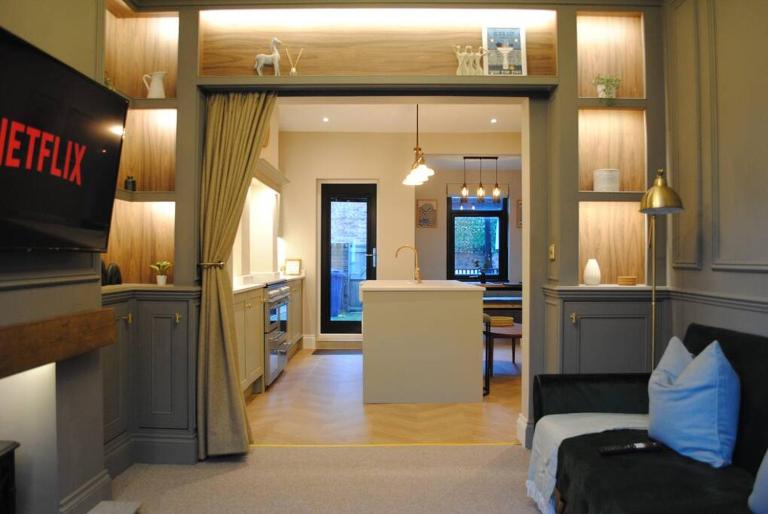 Cosy Renovated House in Warrington - B&B Warrington