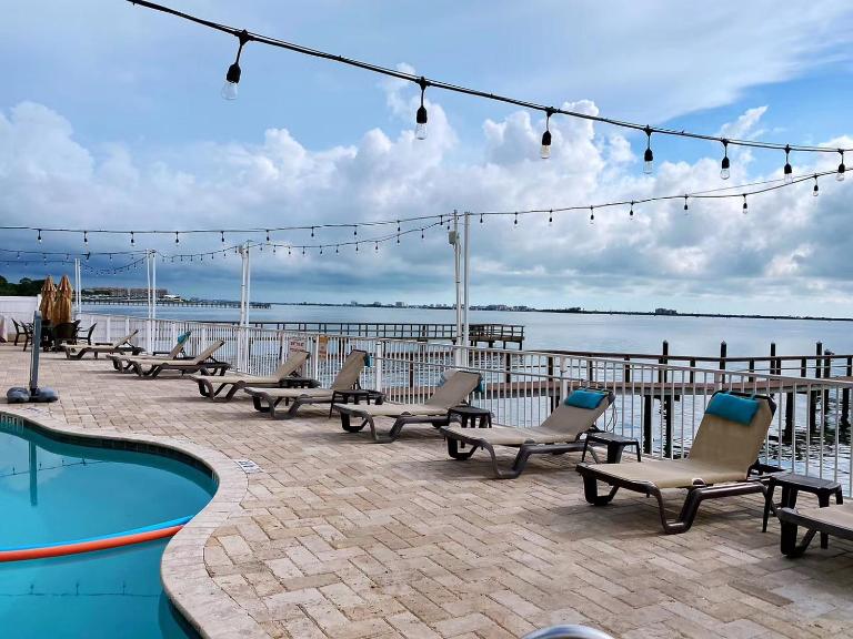 Condo in Waterfront Resort with Balcony Close to Beaches Free Bikes - Ferienwohnung Dunedin