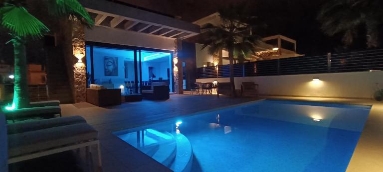 Luxurious Villa with private heated pool PMT12 - Ferienwohnung Torrevieja