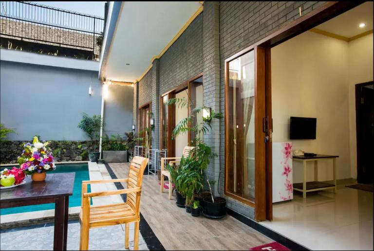 Canggu Ocean House/Yellow. By walk to the beach! - Ferienwohnung Canggu