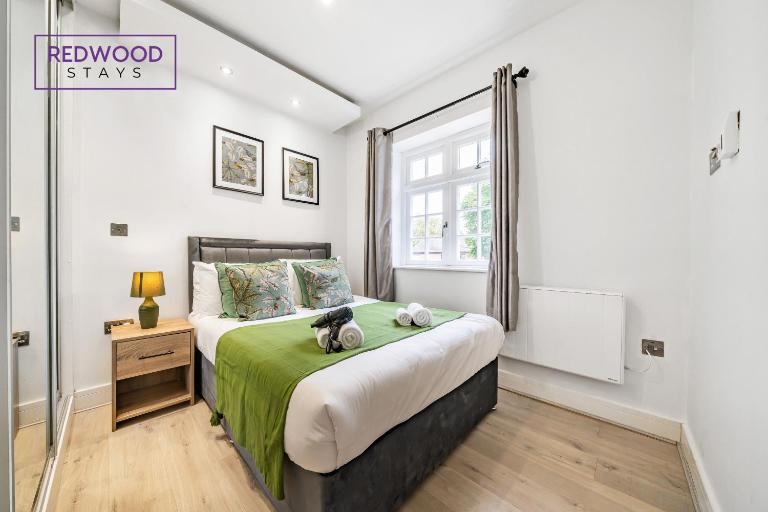 1 Bed 1 Bath, Modern Town Center Apartment, Netflix By Redwood Stays - Chambres d'hôtes Aldershot