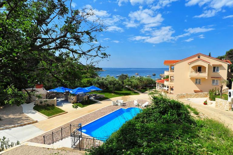 Lastura Aparthotel - B&B Novalja