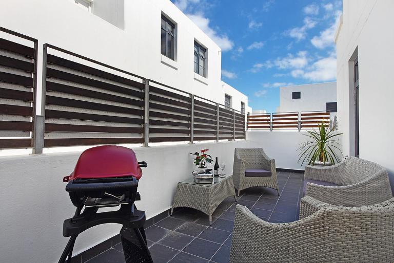 Eden On The Bay 125 - Bed and Breakfast Bloubergstrand