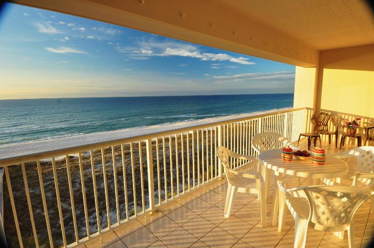 Beachfront Bliss Absolute Gulf Front 2 Bedroom Condo - book now for Spring 2026 - B&B Navarre