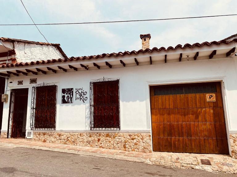Hostal Patio del Río - B&B Cali