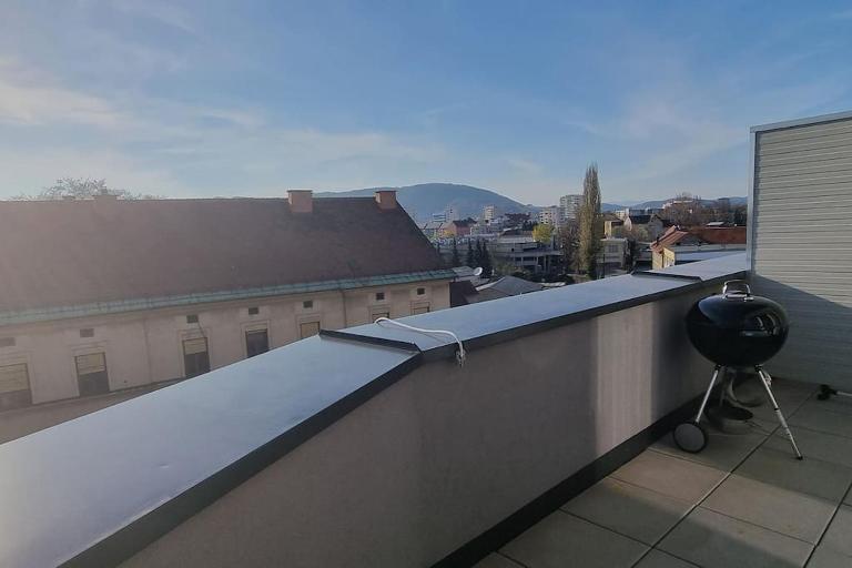 Neubau mit Terrasse - Sonne 10 bis 20 Uhr - B&B Graz