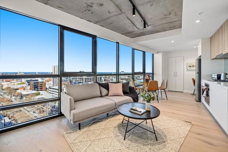 Spectacular Views Comfort Convenience Gym Pool - Ferienwohnung Melbourne