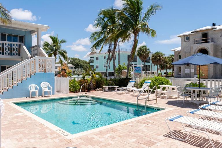 Anna Maria Beach Place, Unit 5 - B&B Holmes Beach