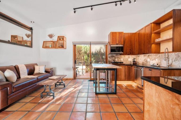 Guest Suite With Up Close Chapel and Red Rock Views - B&B Sedona