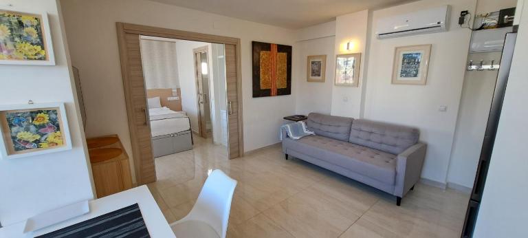 Salome Neo Suites - Chambres d'hôtes Torremolinos