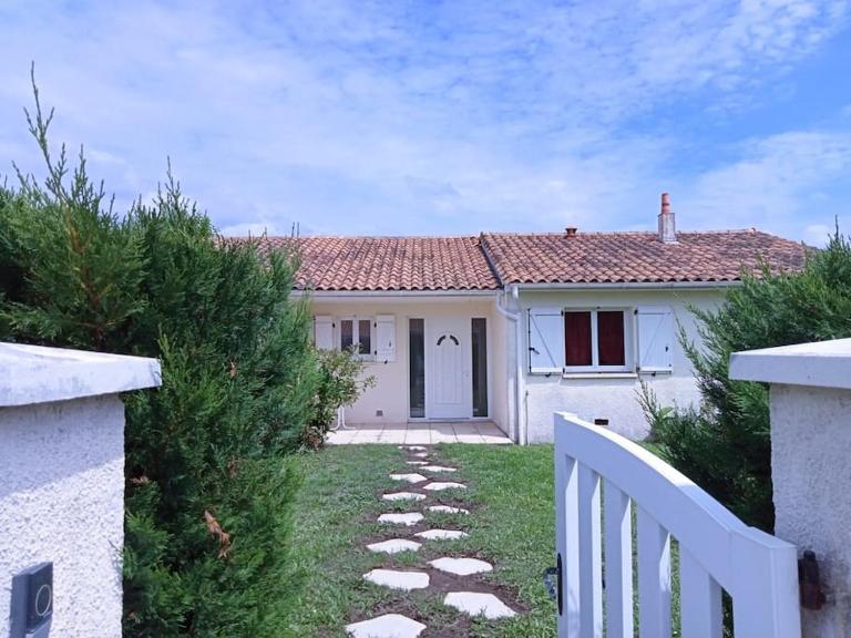 Maison/Gite CNPE Blayais et Blaye - Chambres d'hôtes Saint-Androny