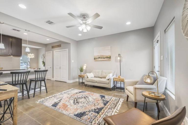 Cozy 2 Bed Townhome near the Hospital - B&B Lafayette