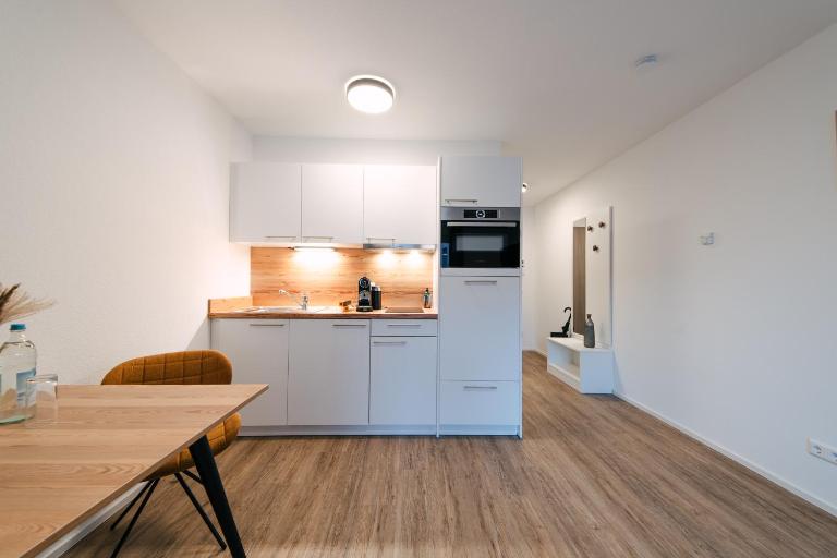 ZENtrahome - Zentral Business Outlet SmartTV Balkon - Ferienwohnung Metzingen