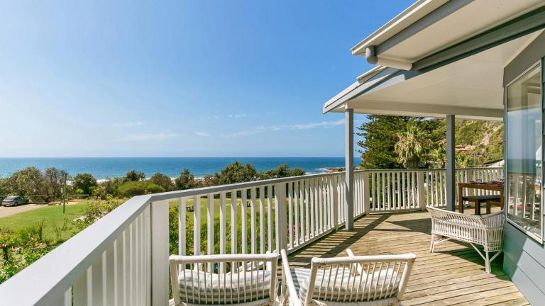 'Salty Air Beachside Cottage' by HolidayCo - Bed and Breakfast Kilgra