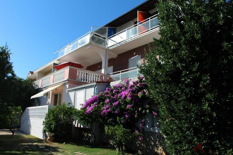 Sunny Stretto apartments - B&B Tisno