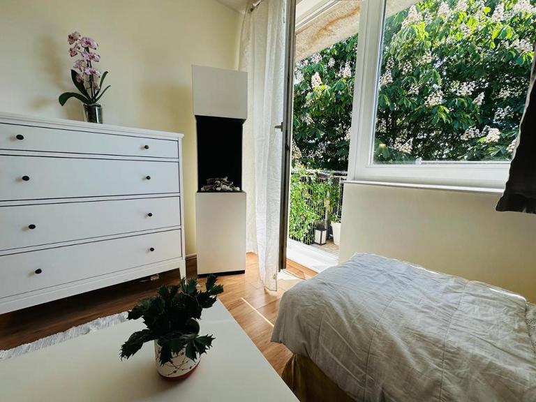 W, 300m od Rynku, 700 m od dworca PKP, Sinus Apartaments - B&B Wejherowo