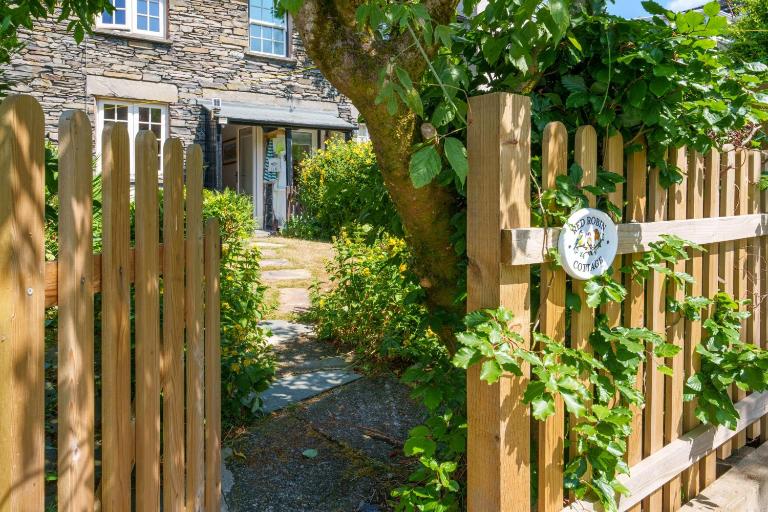 Red Robin Cottage - With Parking for one car - B&B Ambleside