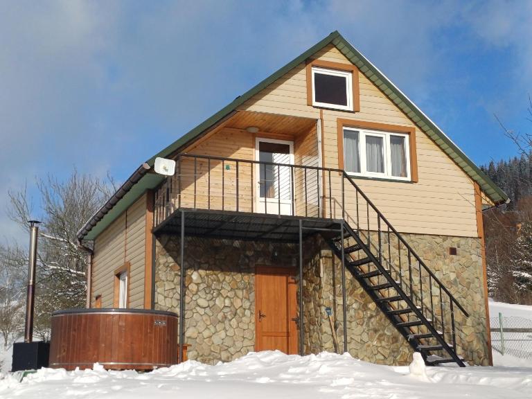Cottage Panorama Karpat - Chambres d'hôtes Volosianka