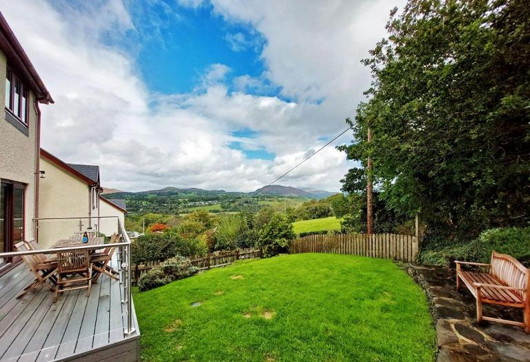 Caer Dderwen Oak Field family home in Dolgellau - Bed and Breakfast Dolgellau