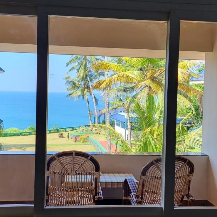 Seashore Beach Resort Varkala - Bed and Breakfast Varkkallai