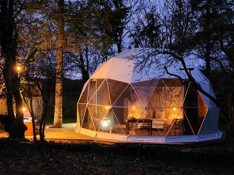 le cocon d'amour " Dôme avec jaccuzi privé " - B&B La Chapelle-du-Fest