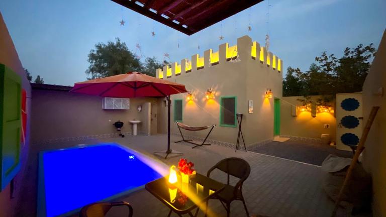 Al Bait resort with private swimming pools -HRS stables - Bed and Breakfast Al Ḩamrānīyah