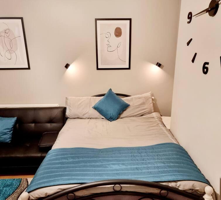 Stylish Apartment, self check-in, Ideal 4 Contractors, 25mins to Gatwick Airport - Chambres d'hôtes Thornton Heath