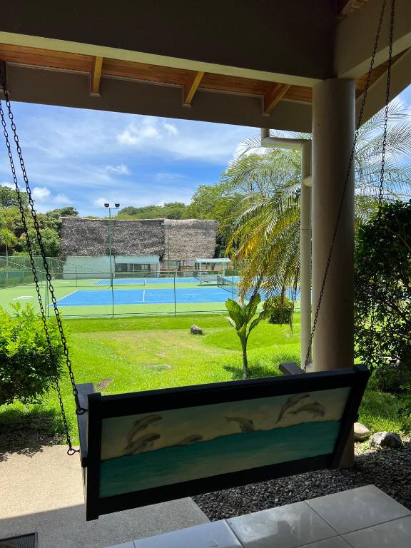 Hidden Paradise Tennis and Pickleball Getaway - B&B Esperanza Sur