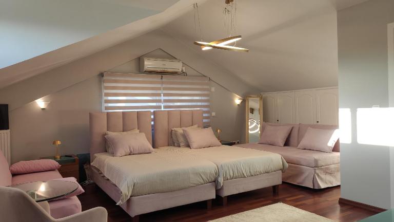 Beautiful maisonette with a view to the mountains and the sea - B&B Agia Marina