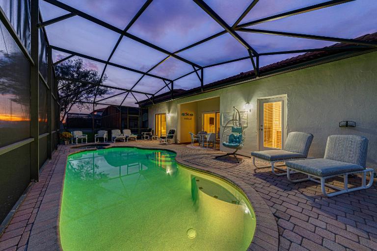 Dream Villa - New 4BR/3BA - 6 Miles From Disney - B&B Orlando