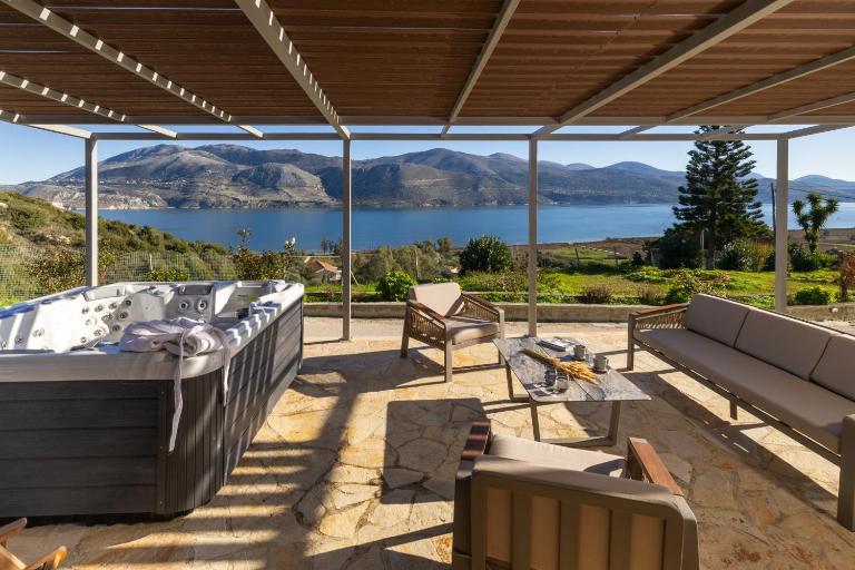 Otium Residence - Chambres d'hôtes Kouvaláta