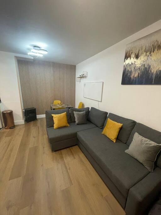 BROADWAY SUITE - Newly refurbished stylish apartment with FREE PRIVATE PARKING - Great location - B&B Birmingham