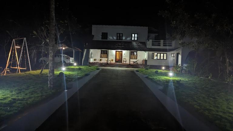 HILL TOP HOMES - B&B Kannur