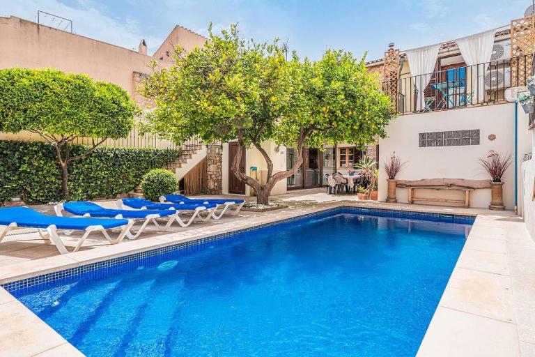 Sa Llimonera de Binissalem, casa en el centro de Mallorca, piscina privada, 6 dormitorios con aire acondicionado - B&B Binissalem