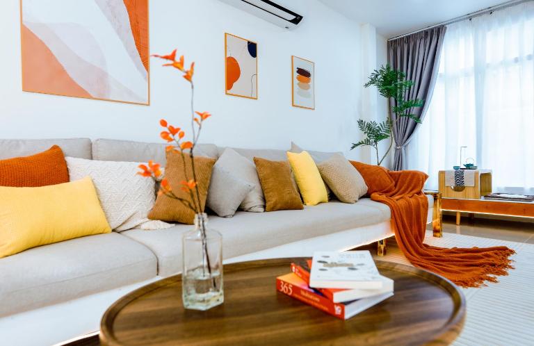 Ratchada Retreat Bespoke Urban Villa 3 - Bed and Breakfast Bangkok