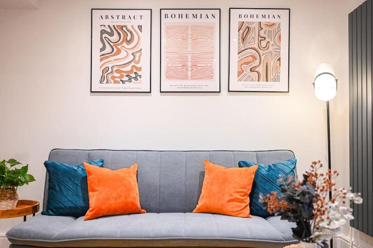 Luxury 2 Bed Maisonette with Parking Near Tube - B&B Londra