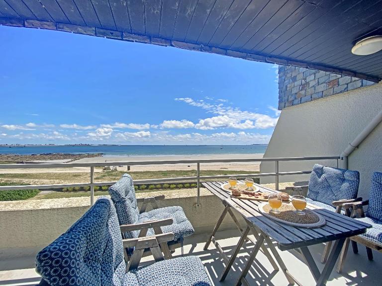 RÉF 149 - LARMOR-PLAGE Studio T1 bis avec balcon pleine vue mer - B&B Larmor-Plage