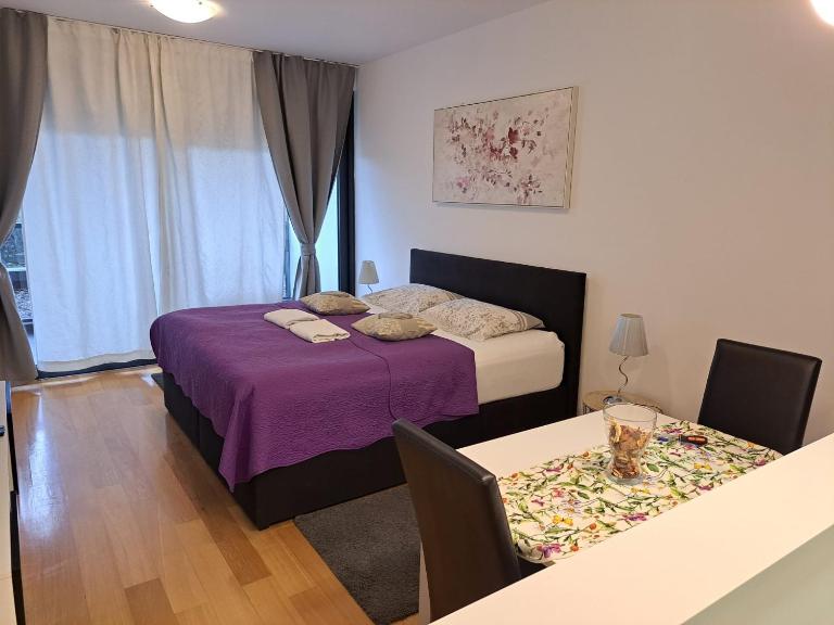 Nova galerija Ema- parking in garage - B&B Zagabria