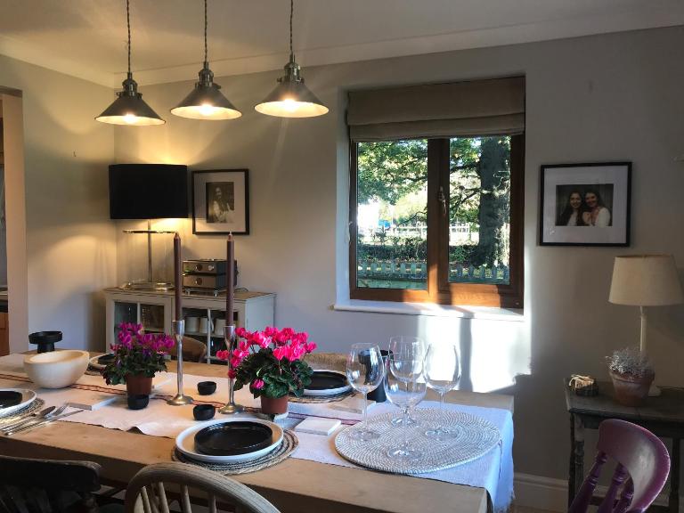 Oak Crest, 2 bedrooms, log fire, scenic views near Chapel Down - B&B Rolvenden