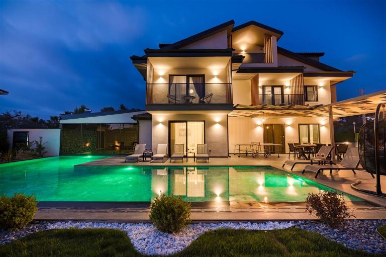 Fethiye Çalışta 8 Kişilik Lüks Villa Gezer - B&B Fethiye